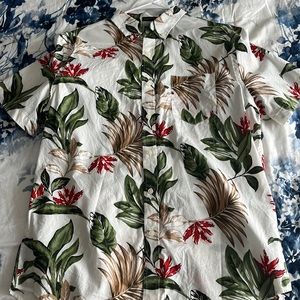 Banana Republic Men’s Button Up White w/ Flower pattern Size Large Like New